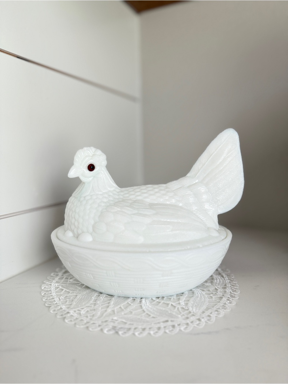 VTG Challinor Taylor 7” Milk Hen On Nest!